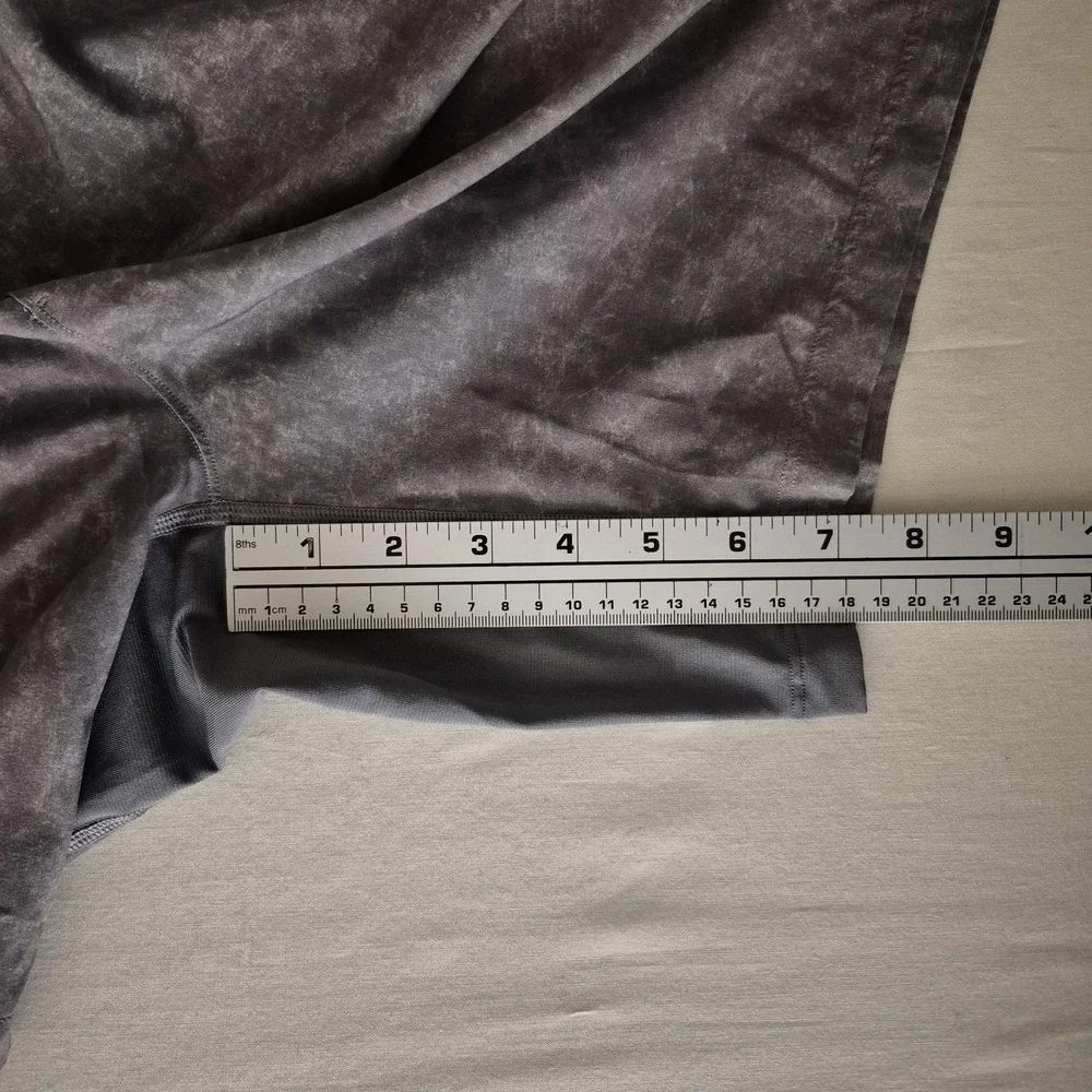 Lululemon T.H.E.‎ Short Linerless Grey Acid Wash 7